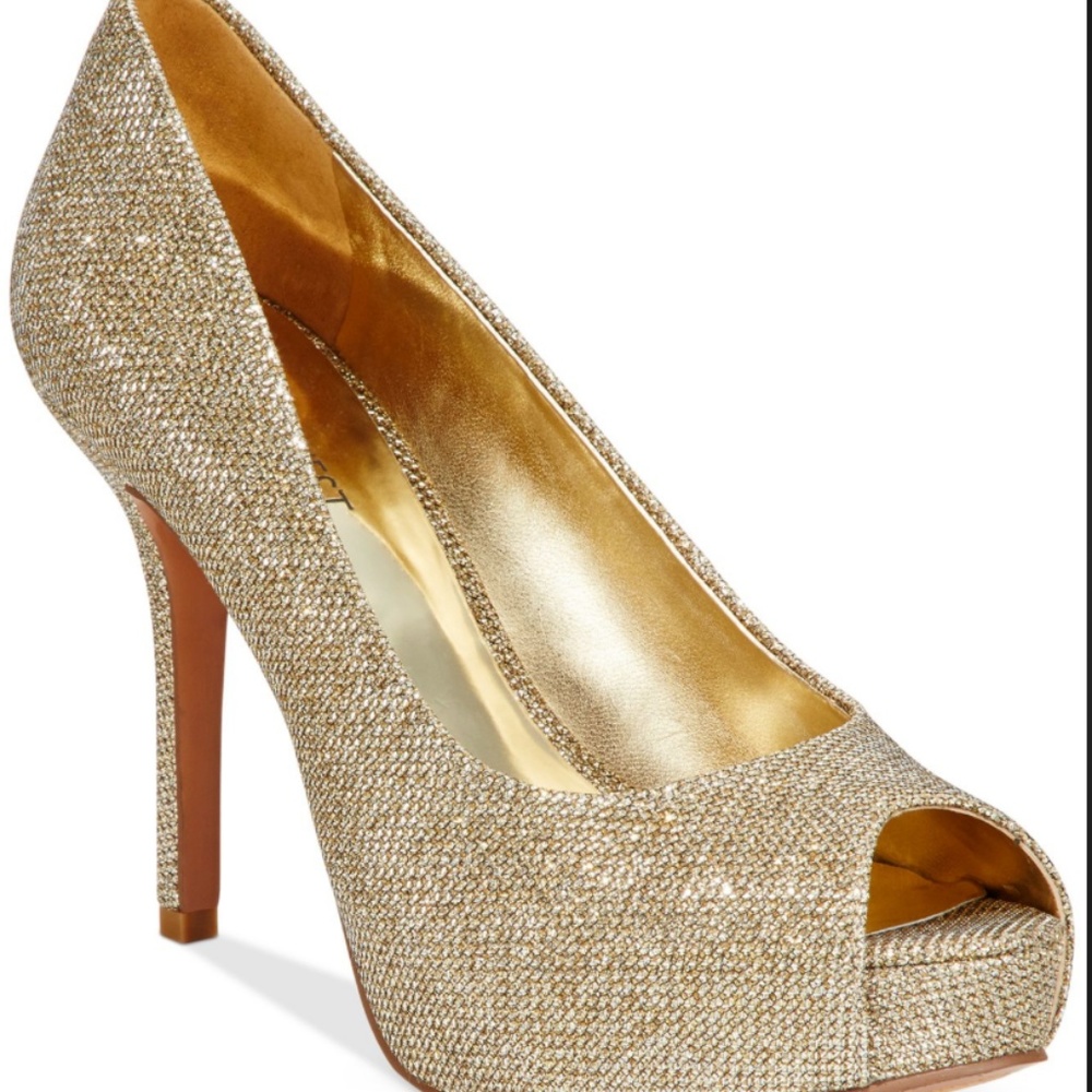 Nine West Camya Gold Peep Toe Pump Sz. 9